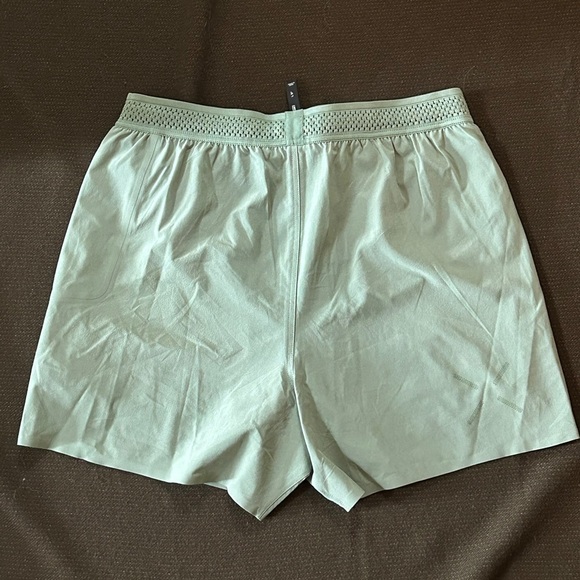 NWOT Ten Thousand Light Green Session Short (No Liner) 7" Size Small - Picture 2 of 9